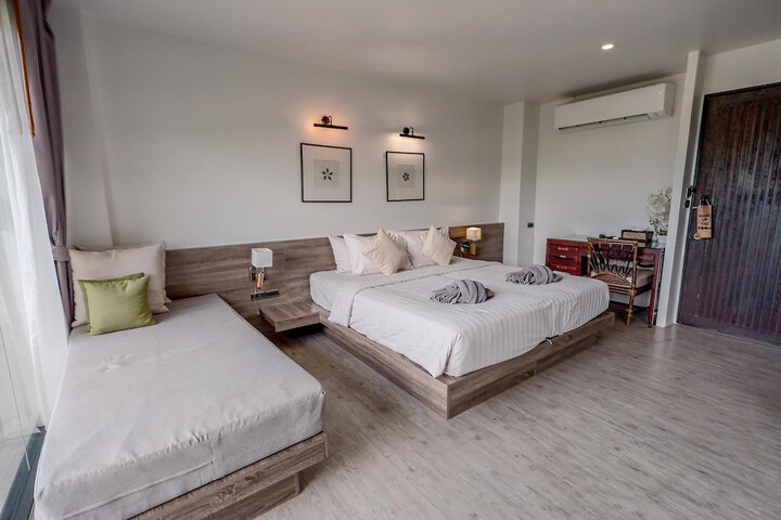Room 25 of 188