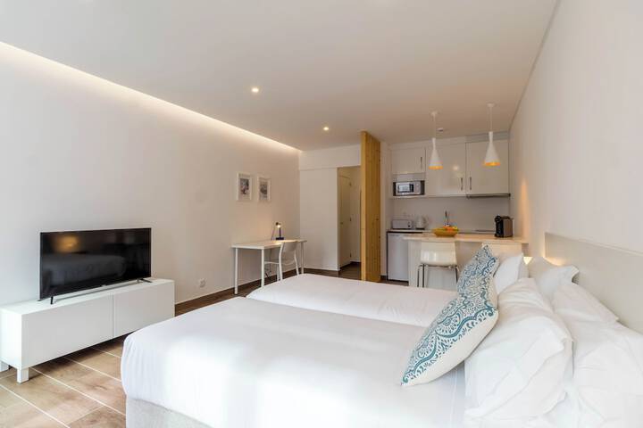 Room 3 of 21