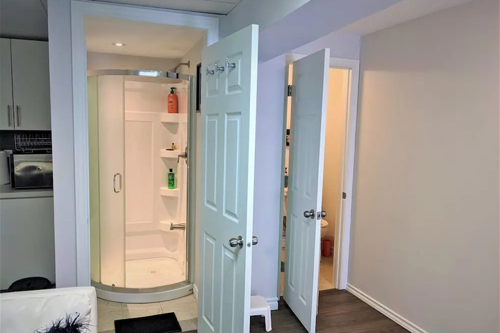 Room 10 of 20