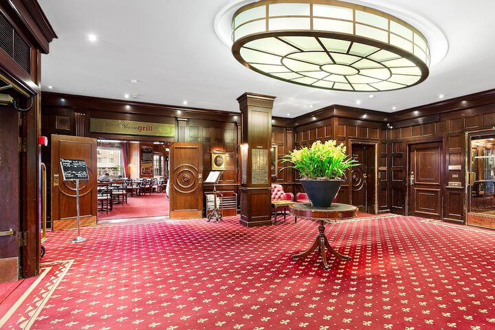 Entrance & Lobby