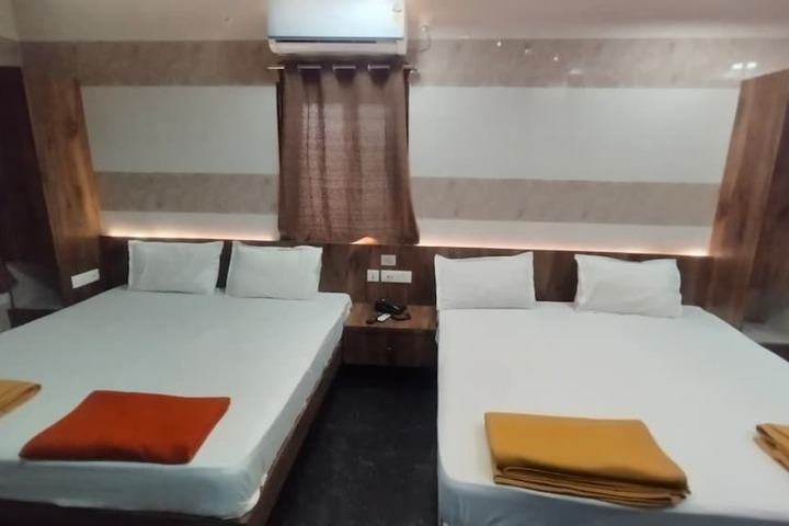 Room 8 of 14