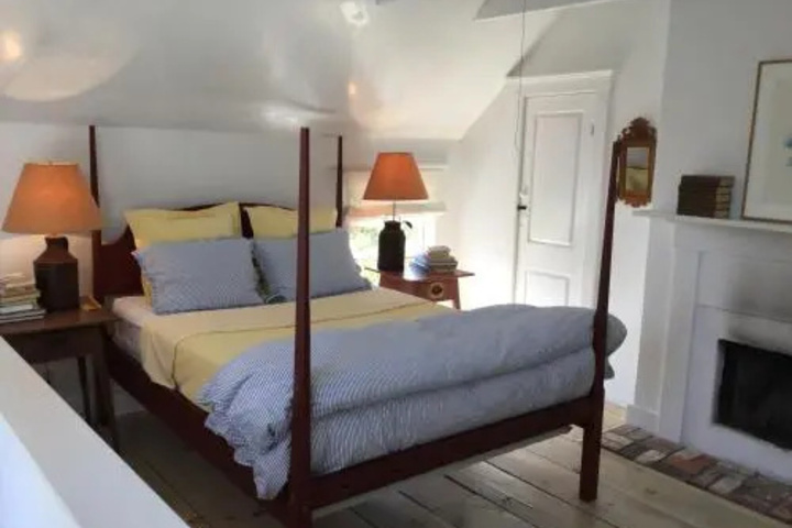 Room 2 of 5