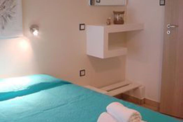 Room 17 of 36