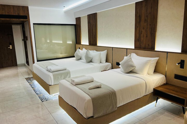 Room 15 of 24