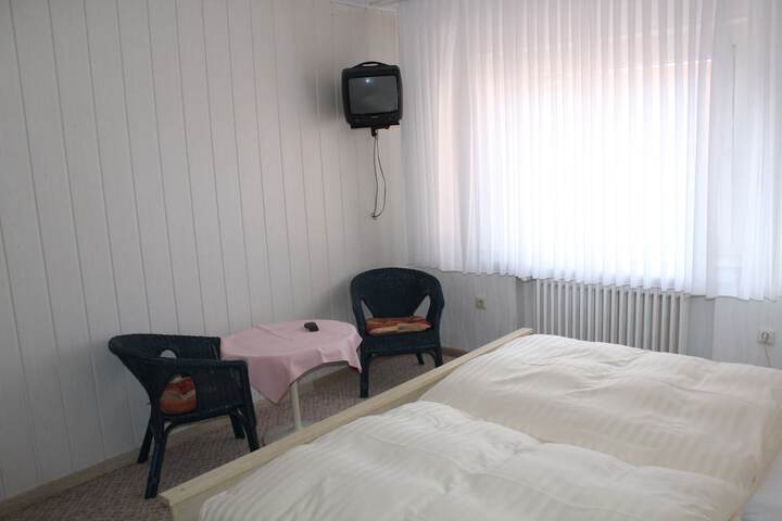Room 10 of 11
