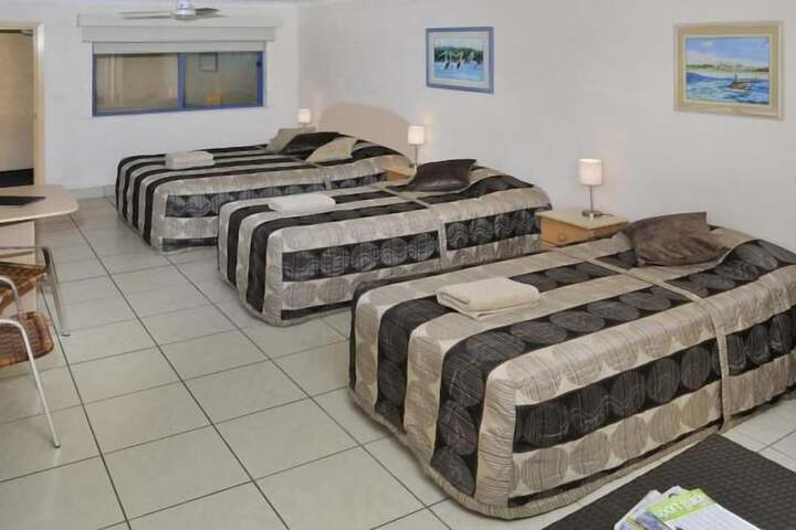 Room 2 of 28