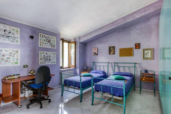Room 4 of 40
