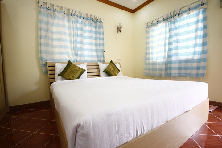 Room 5 of 78