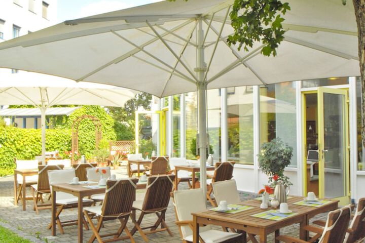 Terrace/Patio 8 of 33