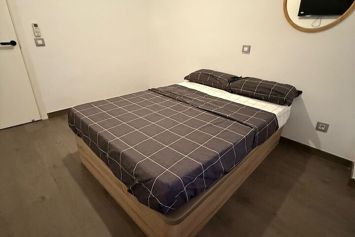 Room 6 of 23
