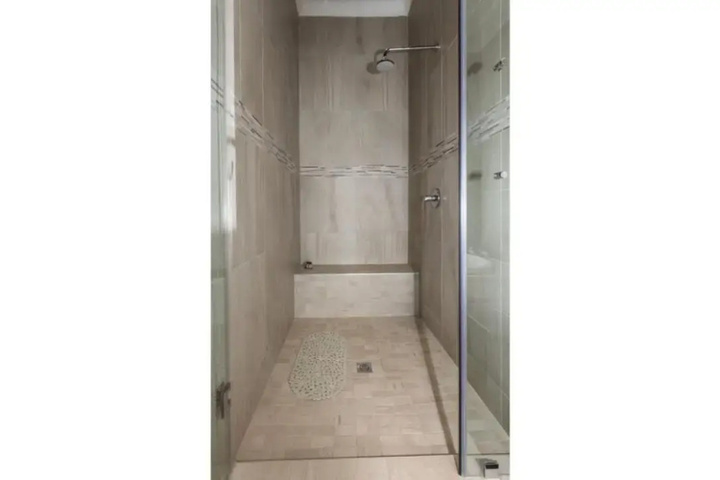 Room 8 of 22