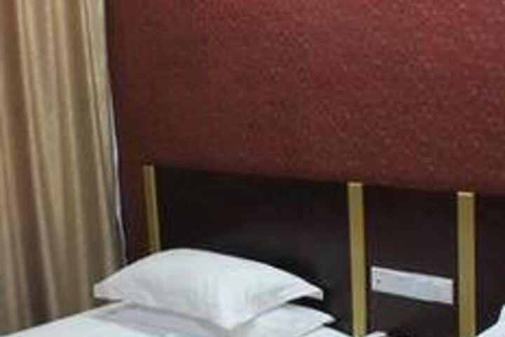 Room 26 of 44