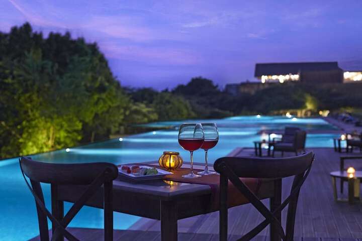Hotel Pool