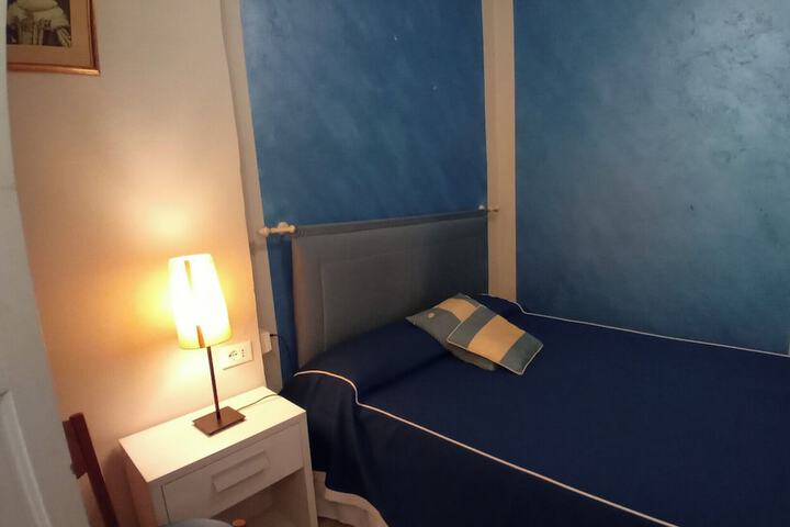 Room 16 of 72