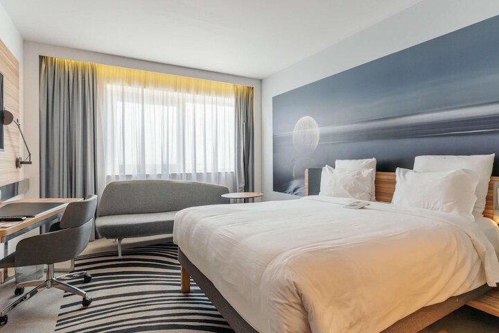 Room 25 of 131