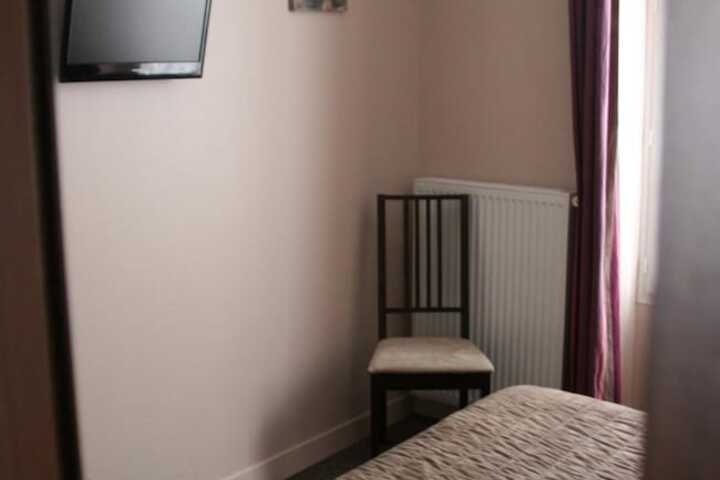Room 8 of 27