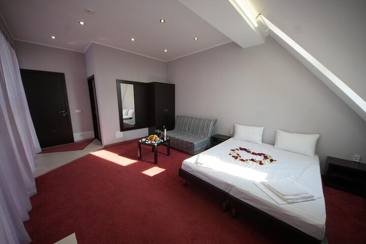 Room 13 of 15