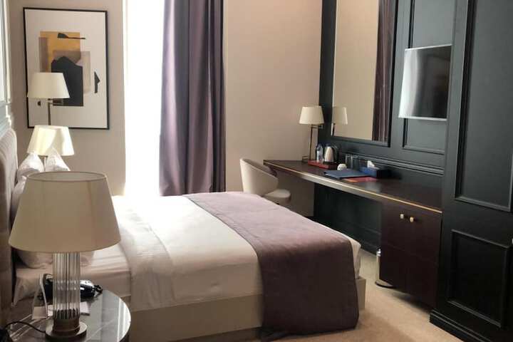 Room 13 of 60