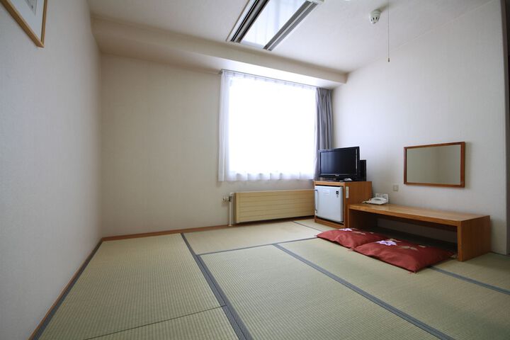 Room 6 of 42