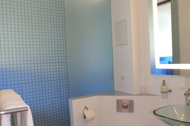 Room 32 of 71