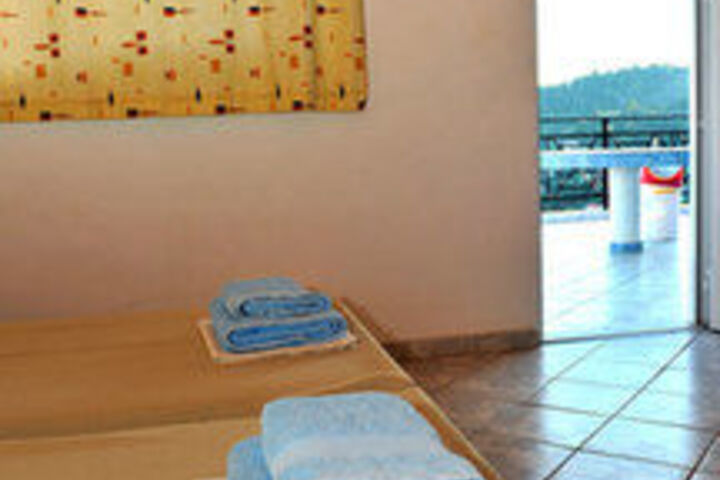 Room 9 of 22