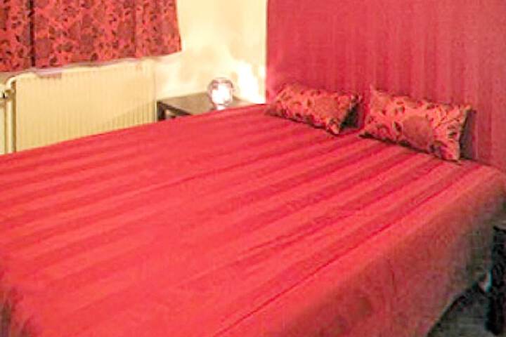 Room 4 of 10