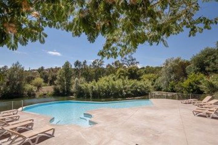 Pool 175 of 228