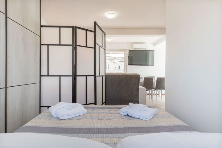 Room 28 of 31