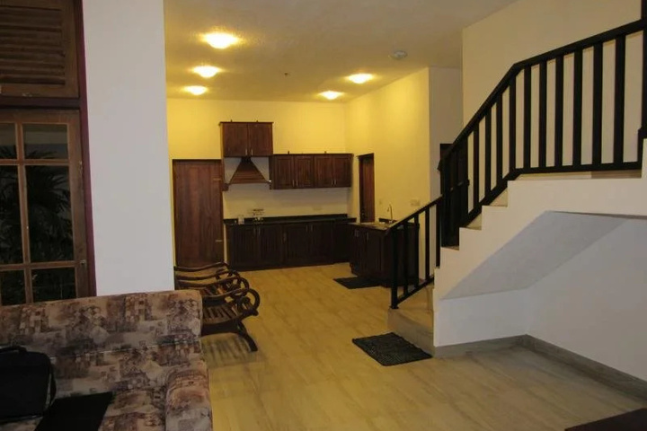 Room 4 of 11