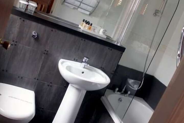 Room 52 of 113