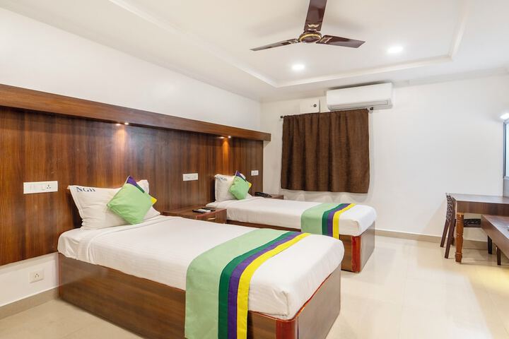Room 10 of 35