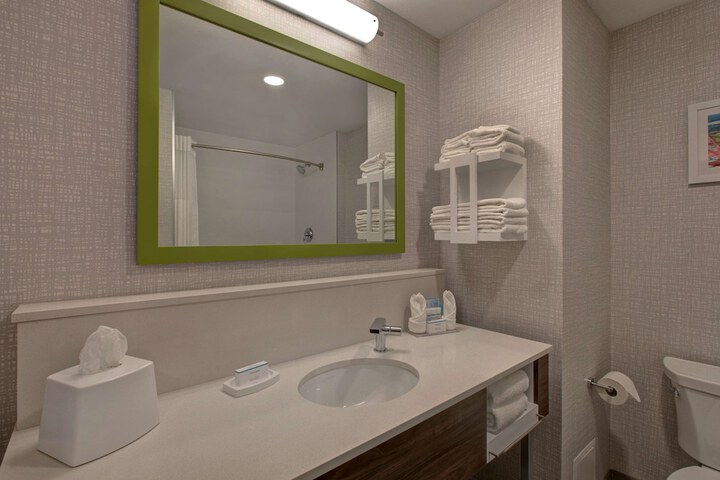 2 Queen Mobility Accessible with Tub (1 of 18)