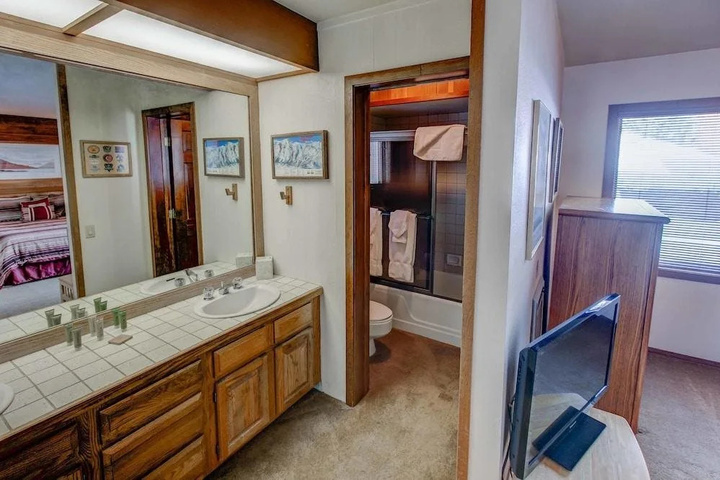 Room 4 of 11