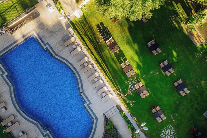 Pool 41 of 80