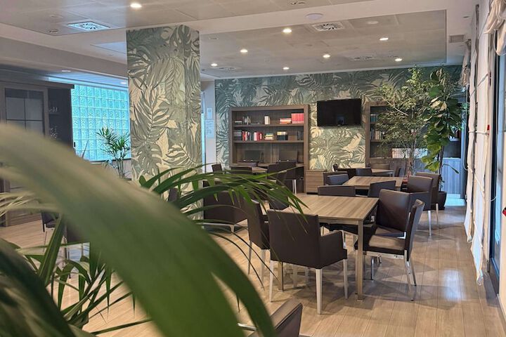 Entrance & Lobby