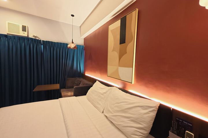 Room 5 of 28