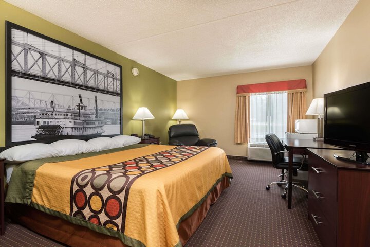 1 King Bed (2 of 6)