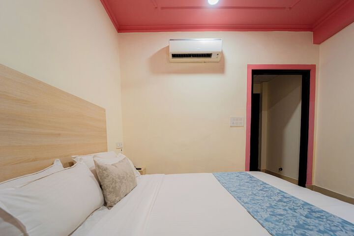 Room 6 of 25