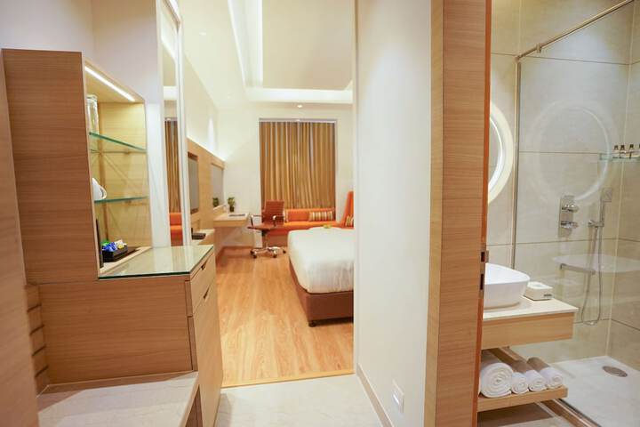 Room 20 of 33