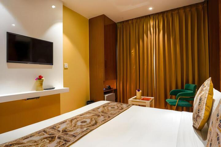 HOTEL Tulip Near Delhi Airport