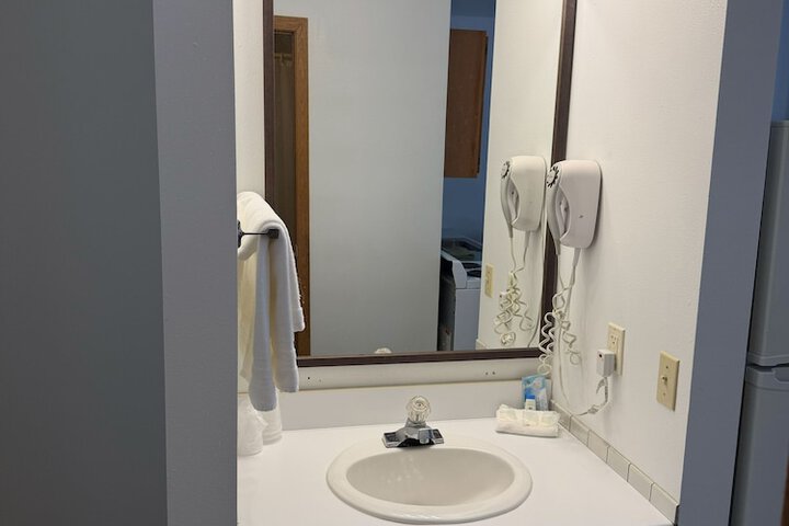 Room 52 of 75