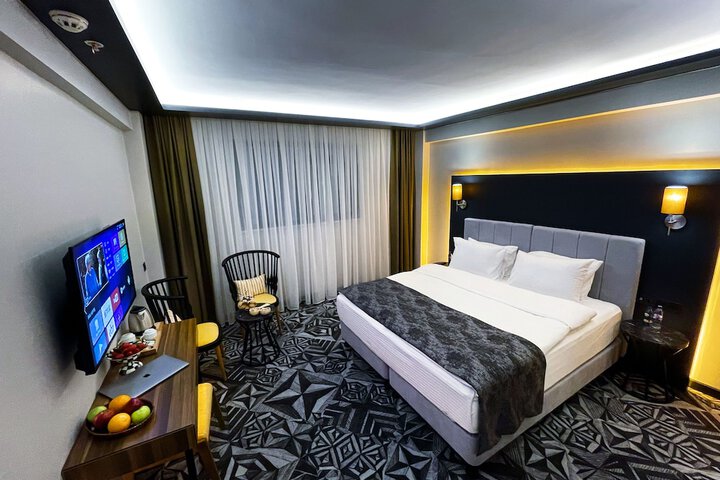 Room 3 of 47