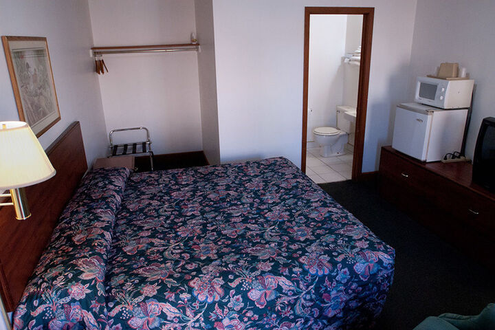 Room 4 of 11