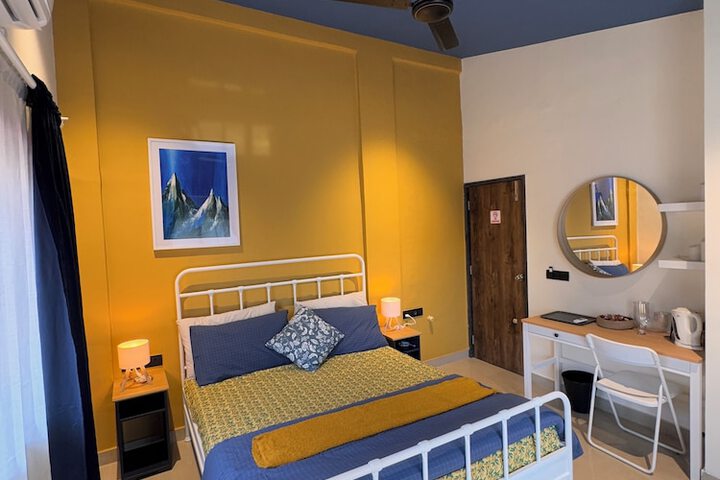 Room 6 of 24