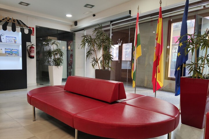 Entrance & Lobby