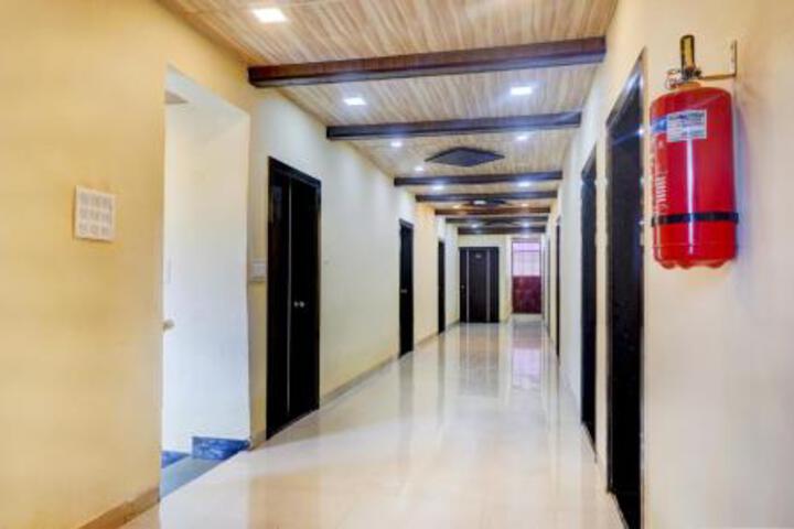OYO 28312 Hotel Shree Balaji Inn