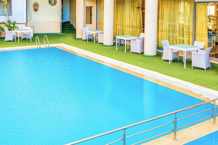 Pool 49 of 109