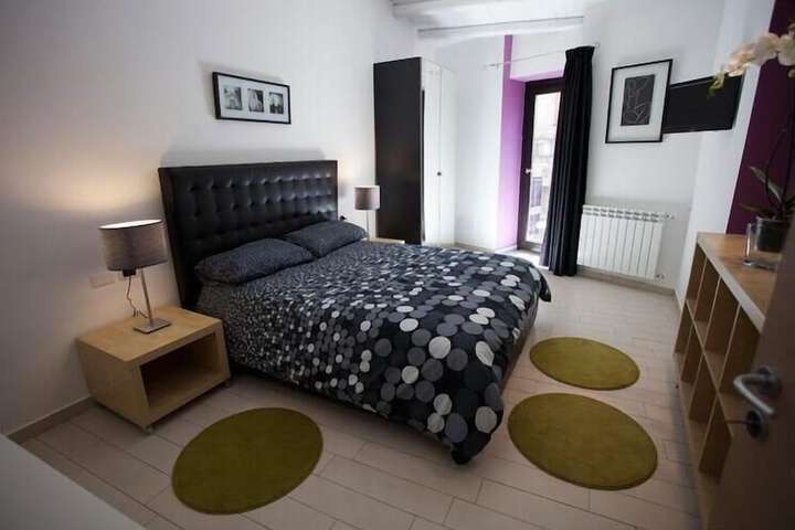 Room 5 of 33