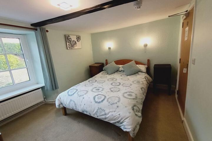 Room 3 of 43