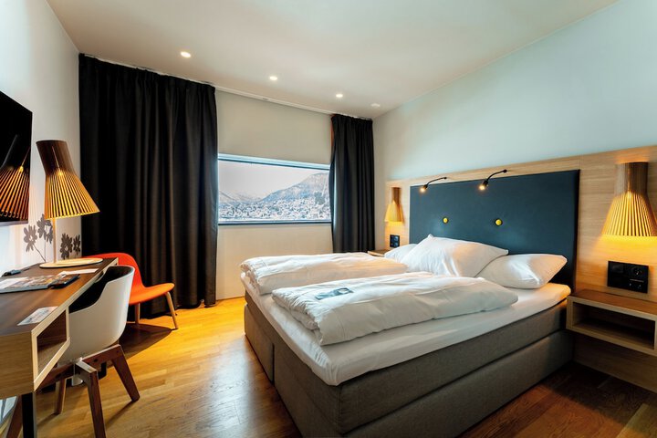 Room 10 of 67